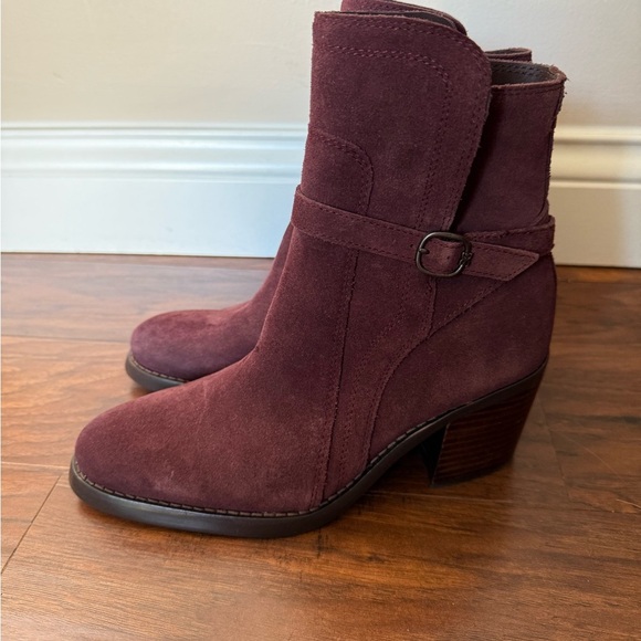 NWOT Sam Edelman Maroon Ankle Booties with Buckle Detail-Size 6 - Picture 7 of 13